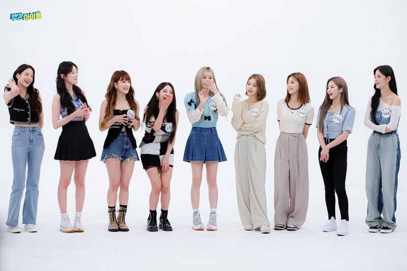 220628 MBC Naver - fromis_9 at Weekly Idol documents 1