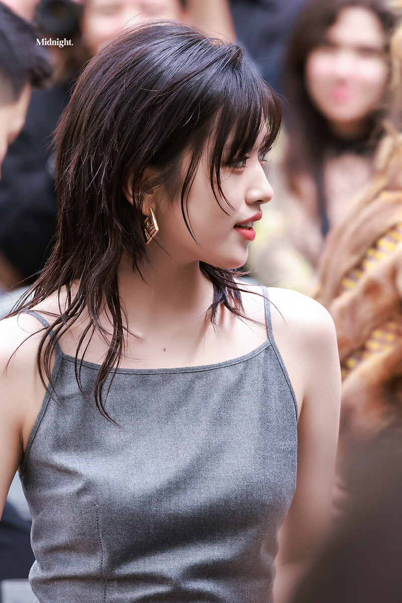 230920 An Yujin at the Milan Fashion Week for Fendi SS24 documents 2