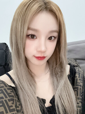 240201 - (G)I-DLE Twitter Update with YUQI