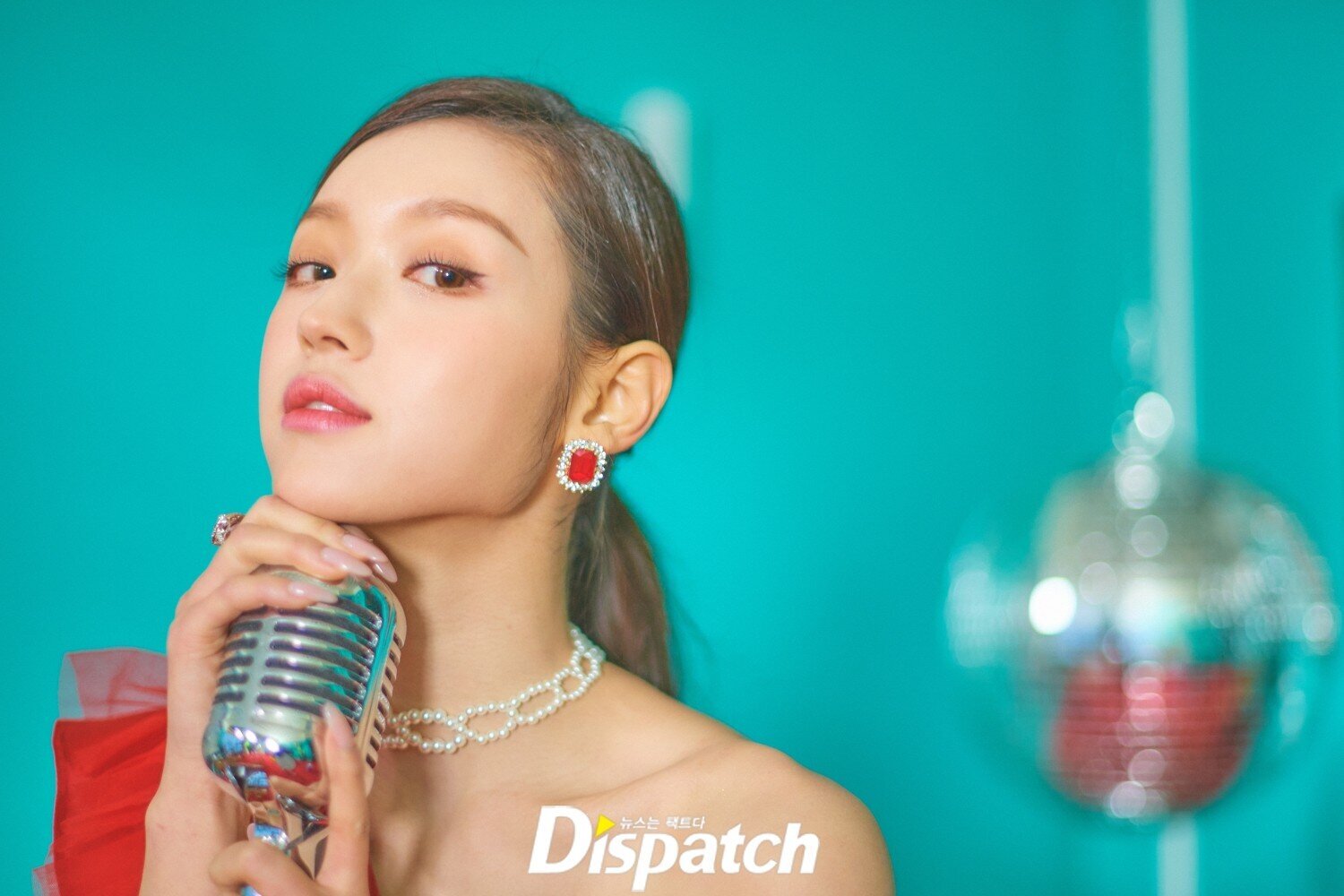 220331 OH MY GIRL Yooa - 'Real Love' MV Shoot by Dispatch | kpopping