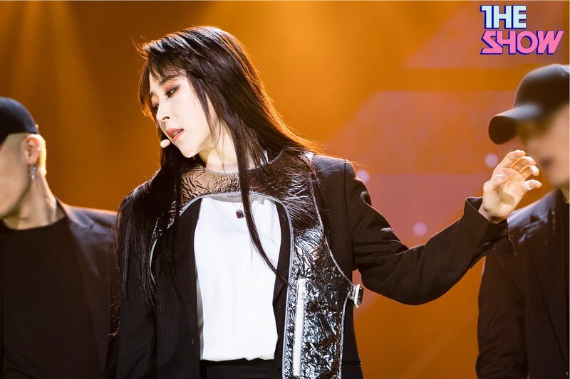 200218 Moon Byul - 'Eclipse' at The Show documents 14
