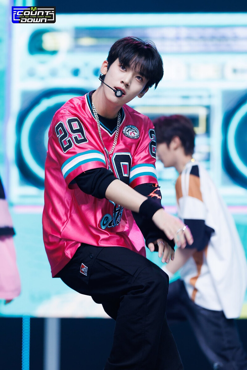 230713 ZEROBASEONE - 'New Kidz on the Block' at M COUNTDOWN documents 16