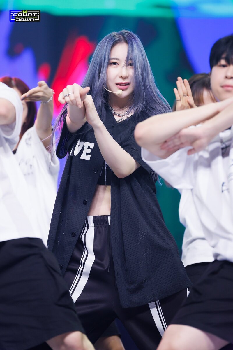 230907 Lee Chaeyeon - LET'S DANCE at M Countdown documents 14