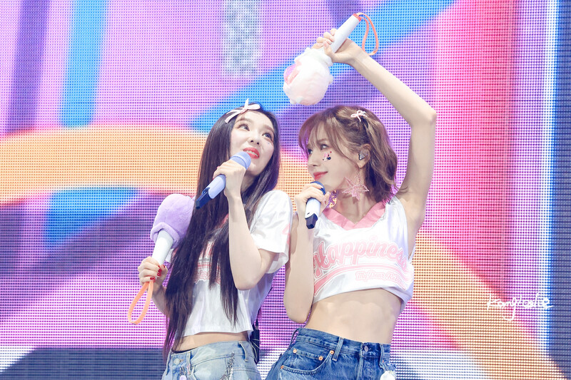 240803 Red Velvet Irene & Wendy - Fan-Con Tour 'Happiness : My Dear, ReVe1uv' in Seoul Day 2 documents 3