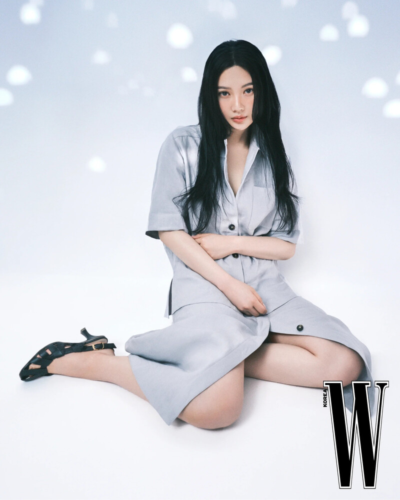 Joy x Tod's for W Korea June 2024 Digital Issue documents 10