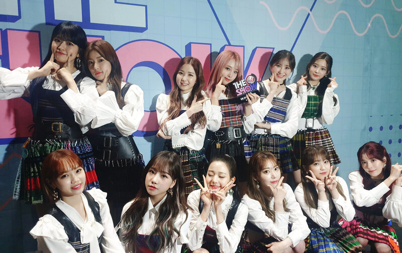 official_izone-1234789125355532294-ESLaGwgU0AA0XqV.jpg