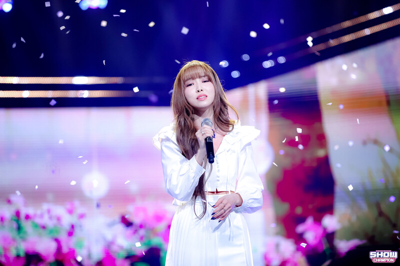 230323 Yuju 'without U' at Show Champion documents 2