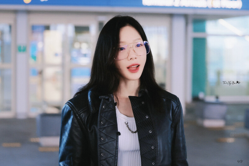 231004 Taeyeon - Incheon International Airport documents 12