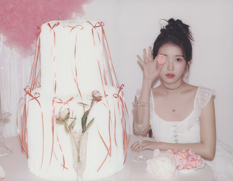 IU - 7th Official Fanclub Kit "UAENA" (Scans) documents 4