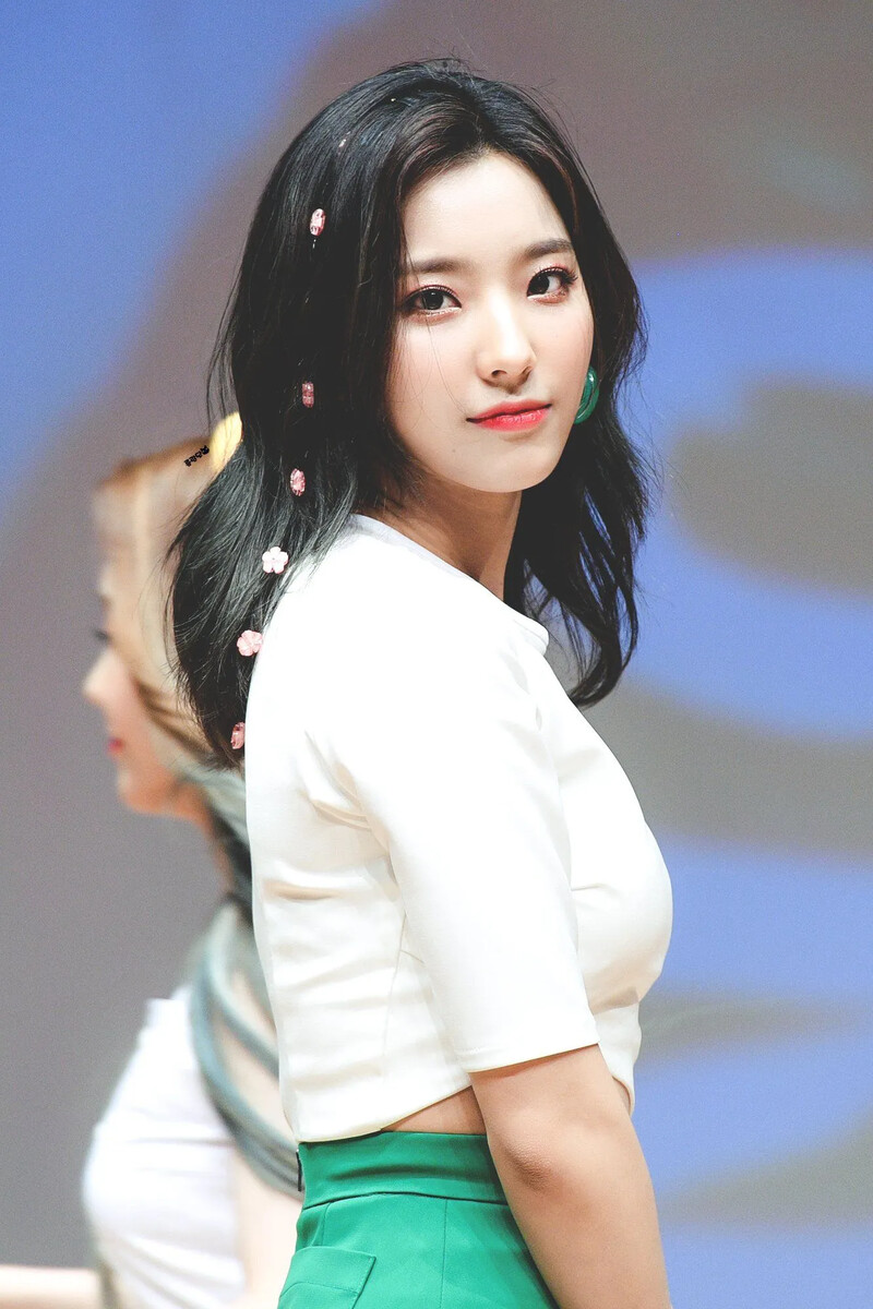 Romsae_Luv-D-JfBEoU8AAQCB8-20190628-07-22.jpg