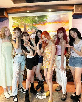 220727 the_sunmishow_official Instagram Update - Sunmi's Showterview w/ Guests STAYC