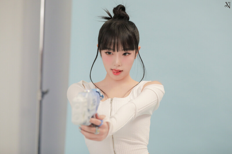 230308 Yuehua Entertainment Naver Update - YENA - lilybyred Behind The Scenes #3 documents 11