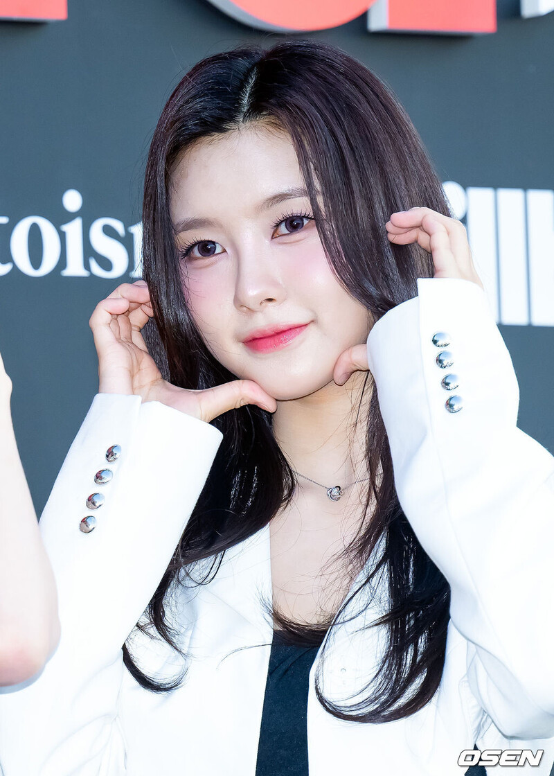 240827 Kep1er Dayeon at Billboard K-POWER 100 documents 1