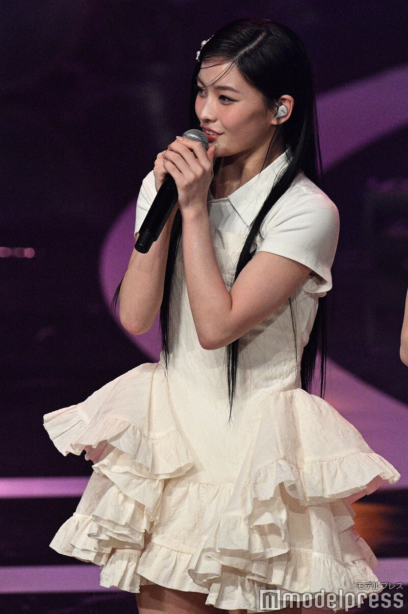 241230 ILLIT Iroha at "66th Shining! Japan Record Awards" documents 2