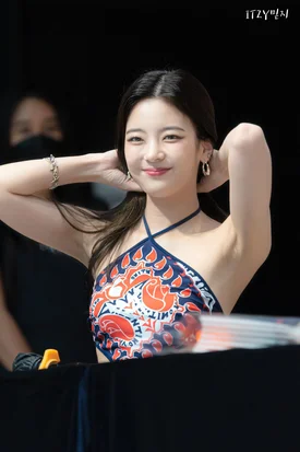 220721 ITZY Lia - Fansign Event