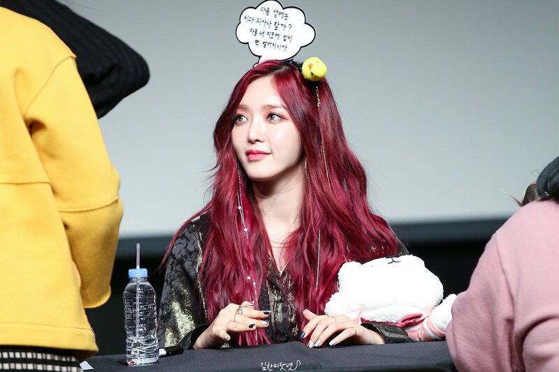 191207 AOA Chanmi at 'NEW MOON' Fansign documents 4