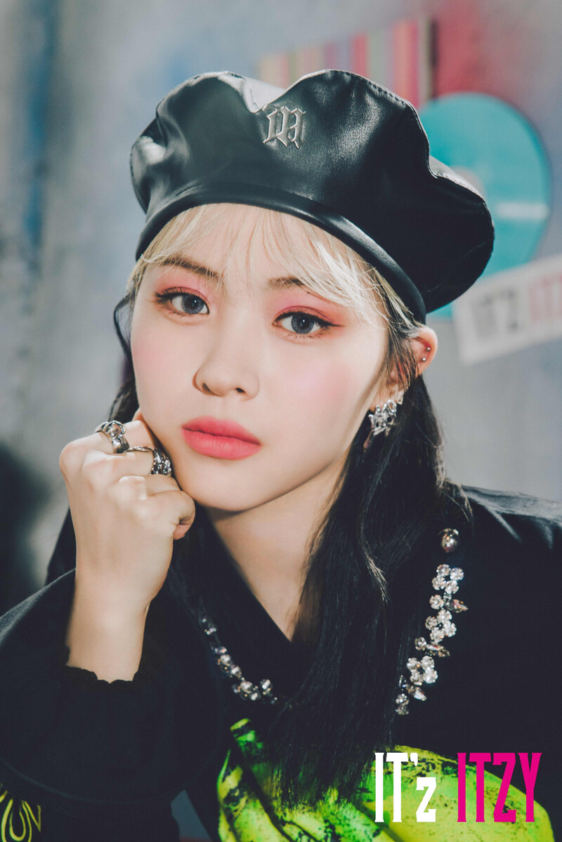 ITZY Japan Debut Album『IT'z ITZY』Concept Teasers documents 9