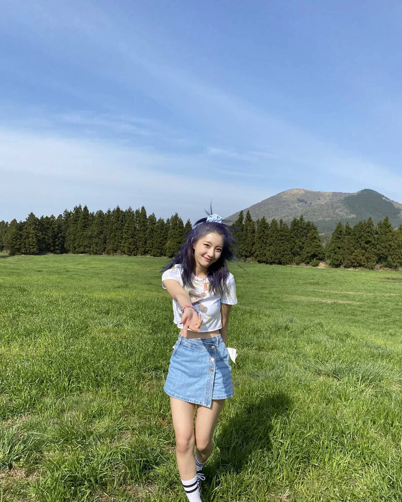 210511 OH MY GIRL Binnie Instagram Update documents 5