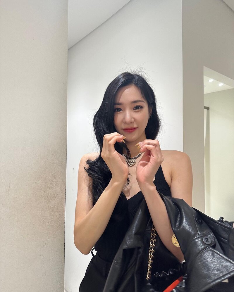 230527 Tiffany Young Instagram Update | kpopping