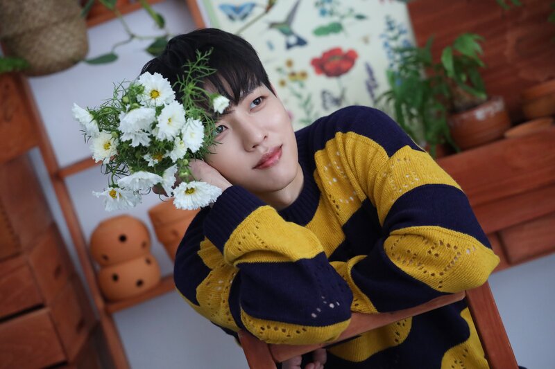 240619 - Naver - Infinite Flower Jacket Shooting Behind Photos documents 3