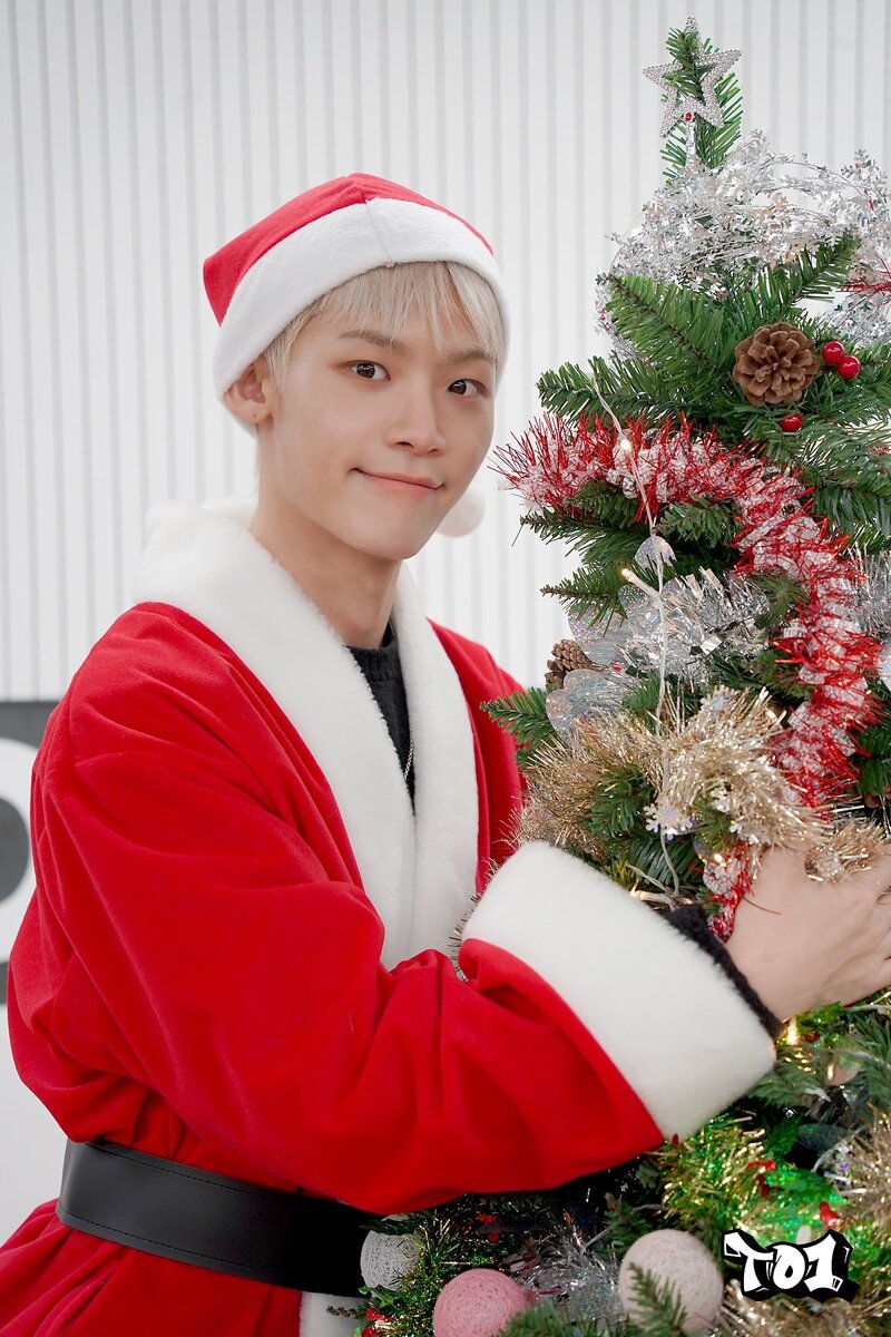 221227 WAKEONE Naver Post Update - TO1 Christmas Photos documents 4