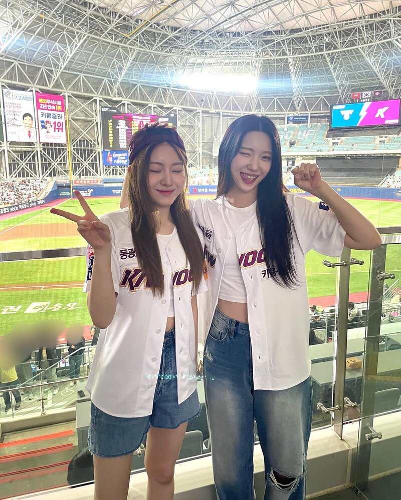 230414 Rocket Punch Instagram Update - Suyun & Dahyun documents 2