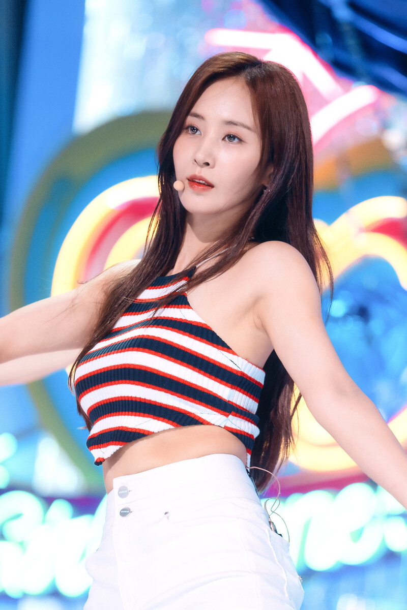 Girls' Generation Yuri - 'FOREVER 1' at Inkigayo documents 14