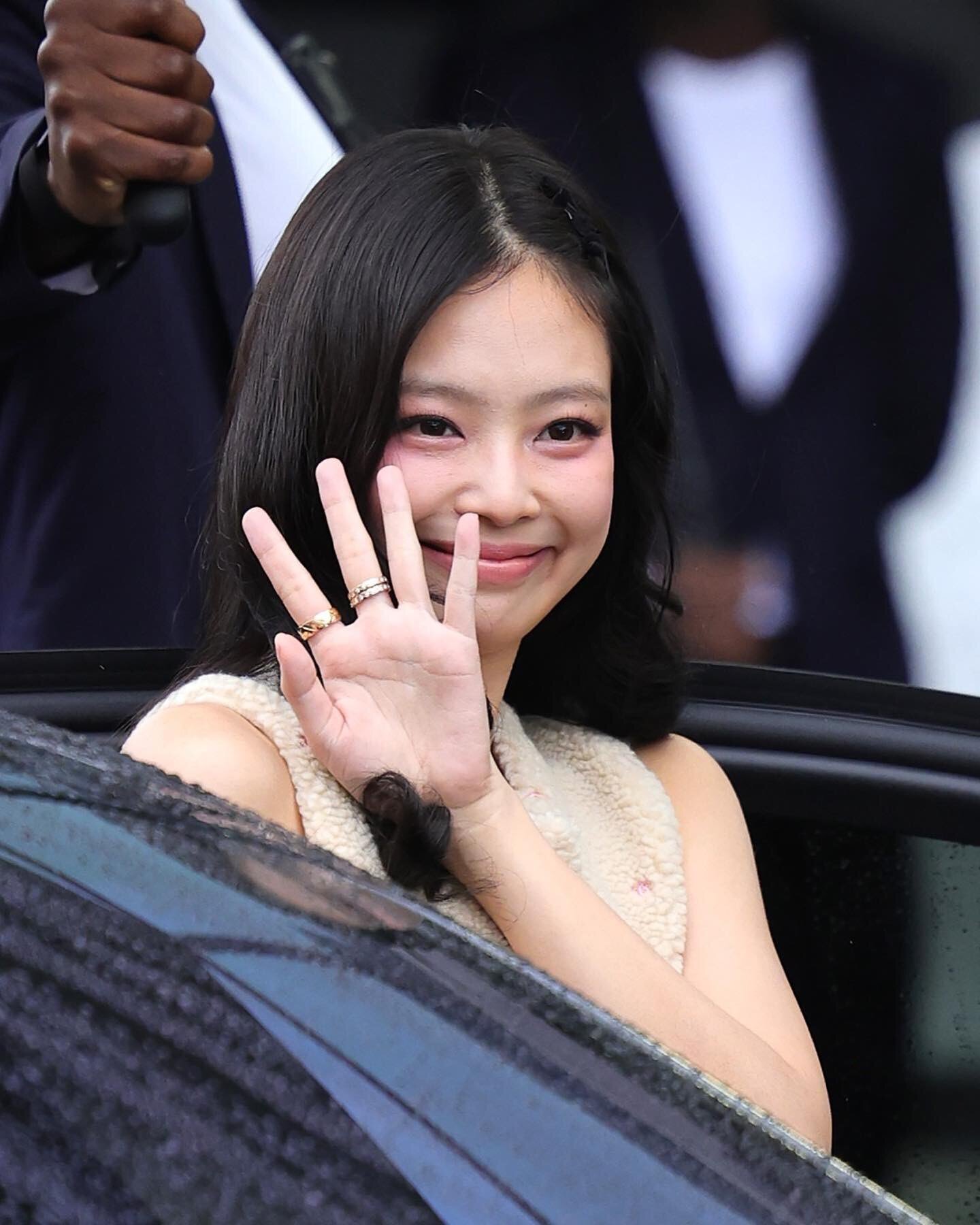 231003 JENNIE AT CHANEL Spring-Summer 2024 Ready-to-Wear show