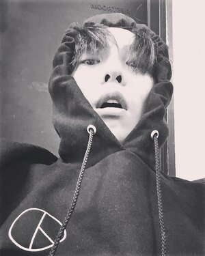161111 G-Dragon Instagram Update