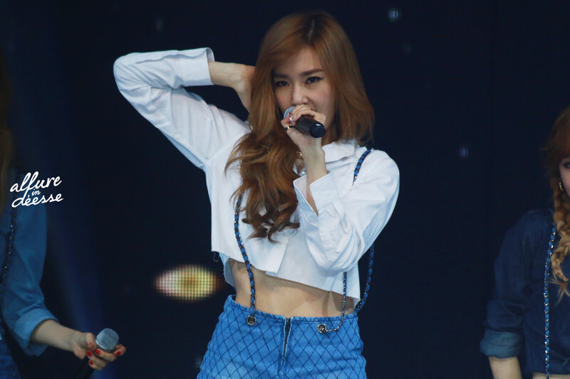 141007 Girls' Generation Tiffany at WAPOP Concert documents 10