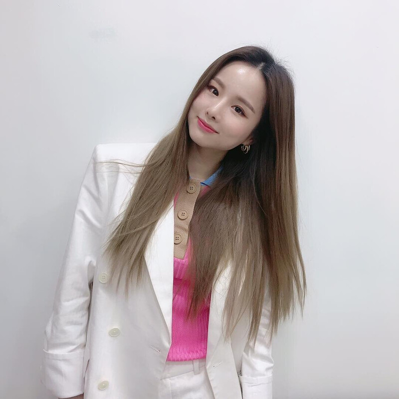 190210 Solji Instagram Update documents 1