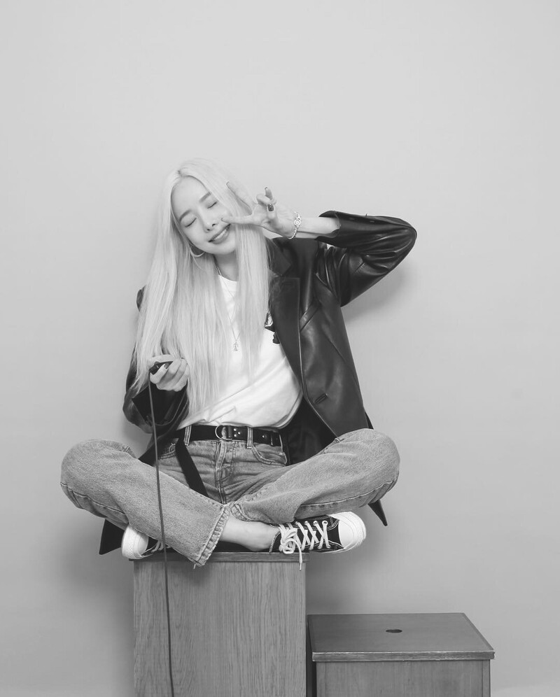 190504 Solji Instagram Update documents 4