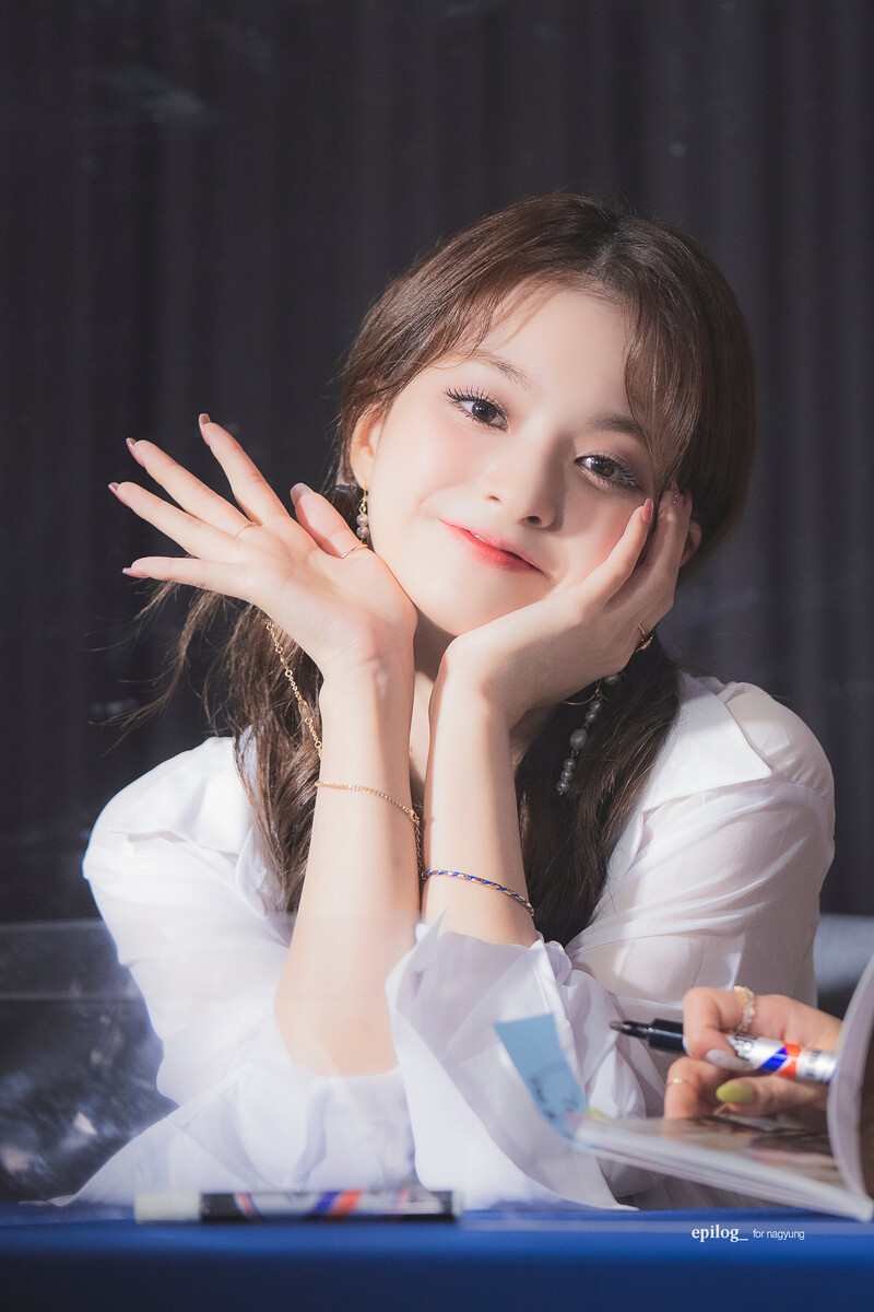 210522 fromis_9 Nagyung documents 8