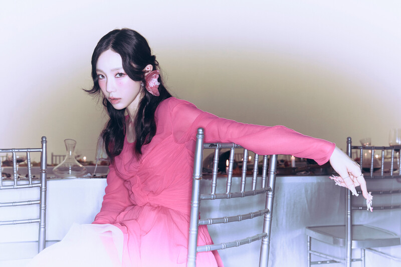 TAEYEON - Single 'Heaven' Concept Photo documents 4