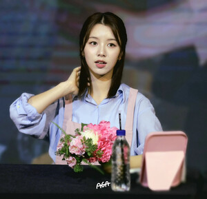 240914 WOOAH - LUCY at fansign event