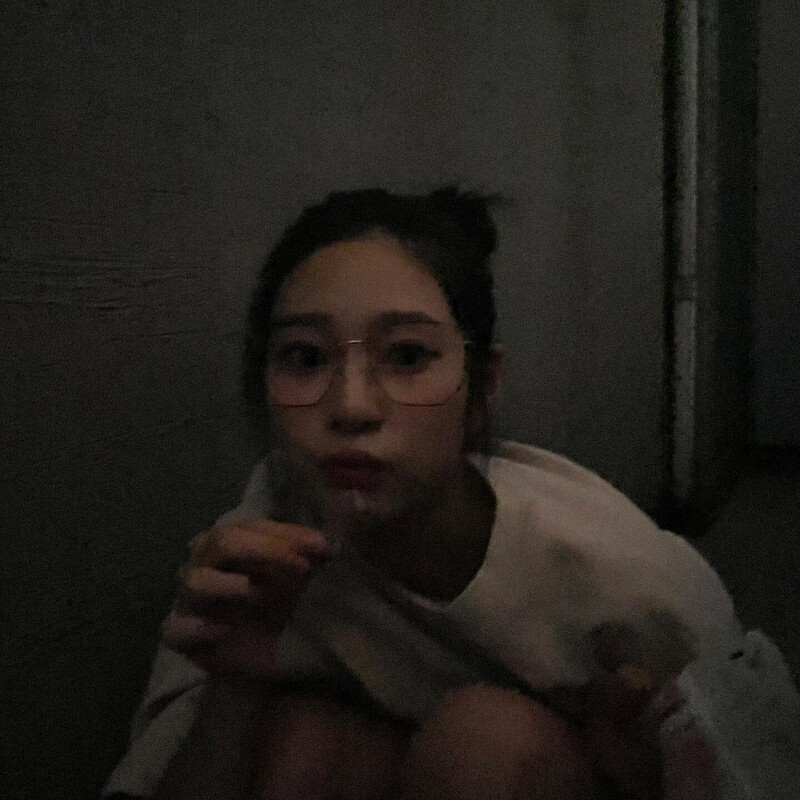 210829 Kim Minju Instagram Update documents 6