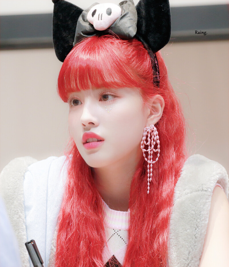 220807 STAYC Yoon at Apple Music Fansign documents 6