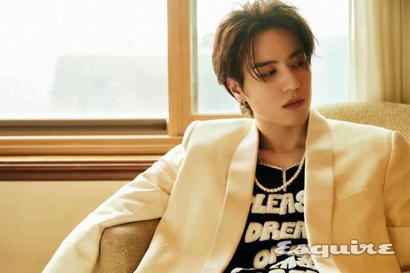 GOT7 YUGYEOM for ESQUIRE Korea May Issue 2022 documents 4