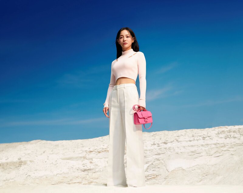 Sejeong for LONGCHAMP | 2023 SS Collection documents 2