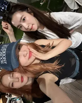 240720 - SEULGI Instagram Update with IRENE and YERI