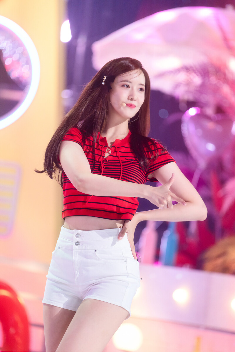 220821 Girls' Generation Yoona - 'FOREVER 1' at Inkigayo documents 18