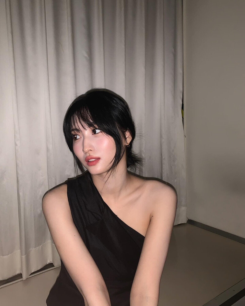 230102 - MOMO Instagram Update documents 4