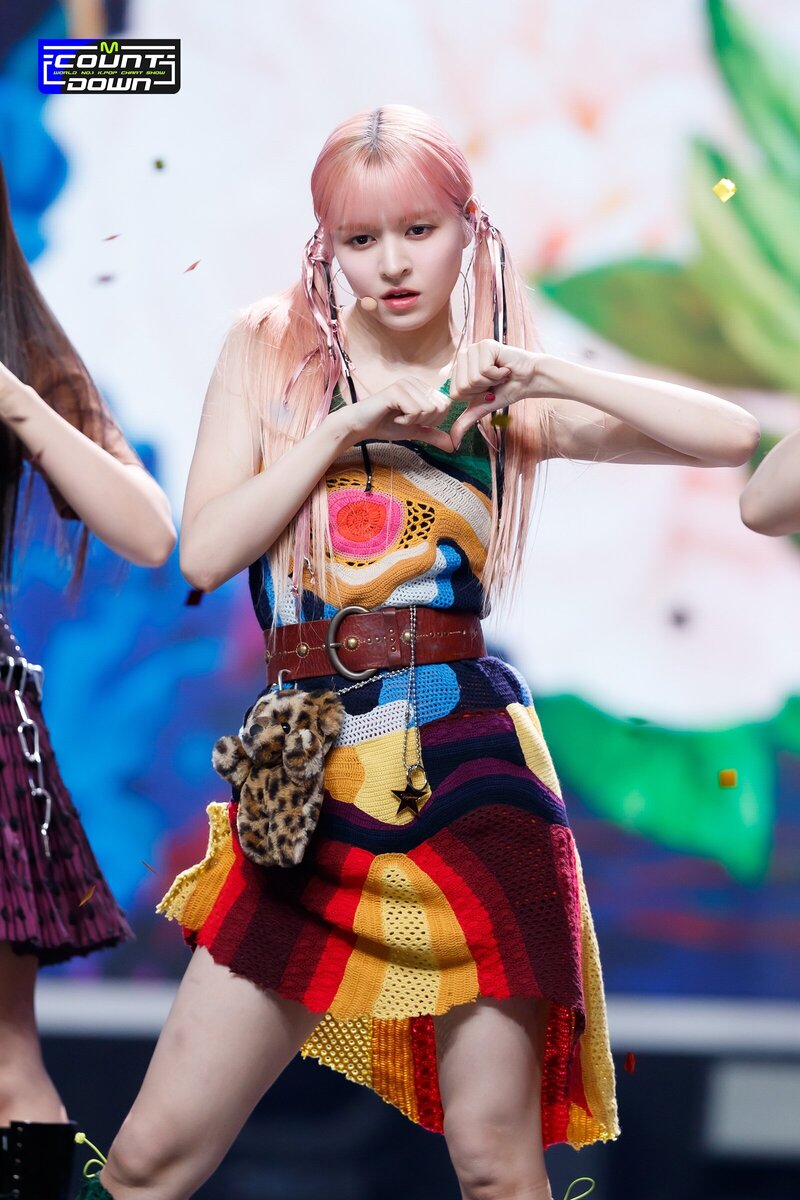 230330 NMIXX Lily - 'Love Me Like This' at M COUNTDOWN documents 8
