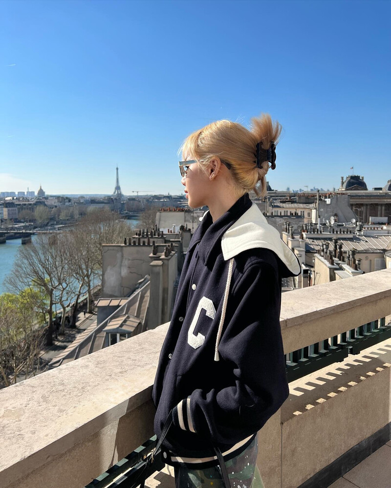 220323 - LISA Instagram Update documents 3