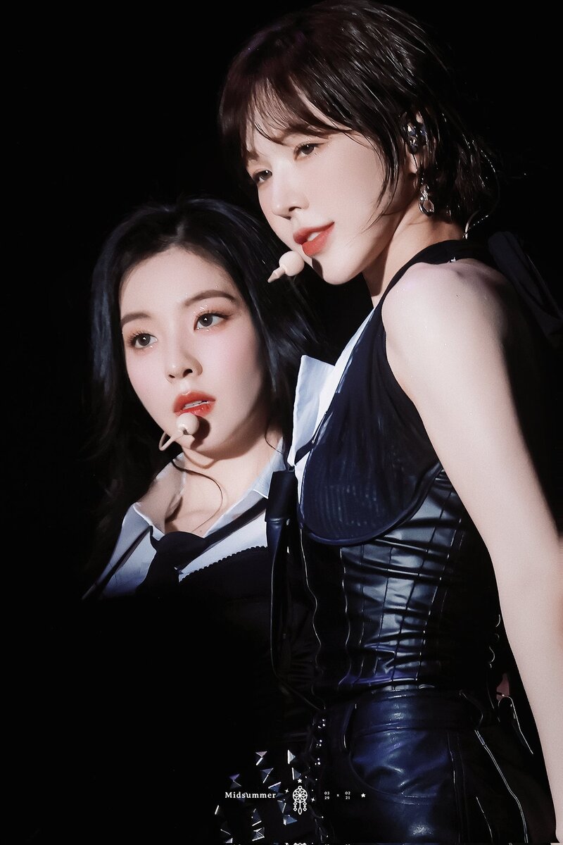 230402 Red Velvet Irene & Wendy - 'R to V' Concert in Seoul Day 2 documents 1