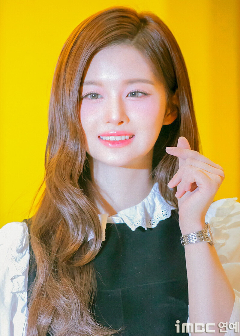 241007 NMIXX's Sullyoon at Breitling's 140th Anniversary Pop-up Event documents 1