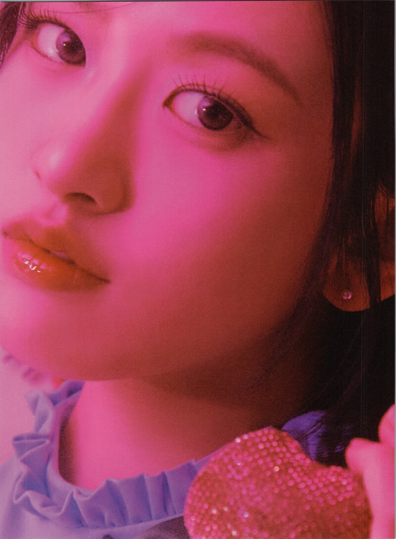 IVE - DICON Volume No. 20 'I haVE a dream, I haVE a fantasy' (Scans) documents 30