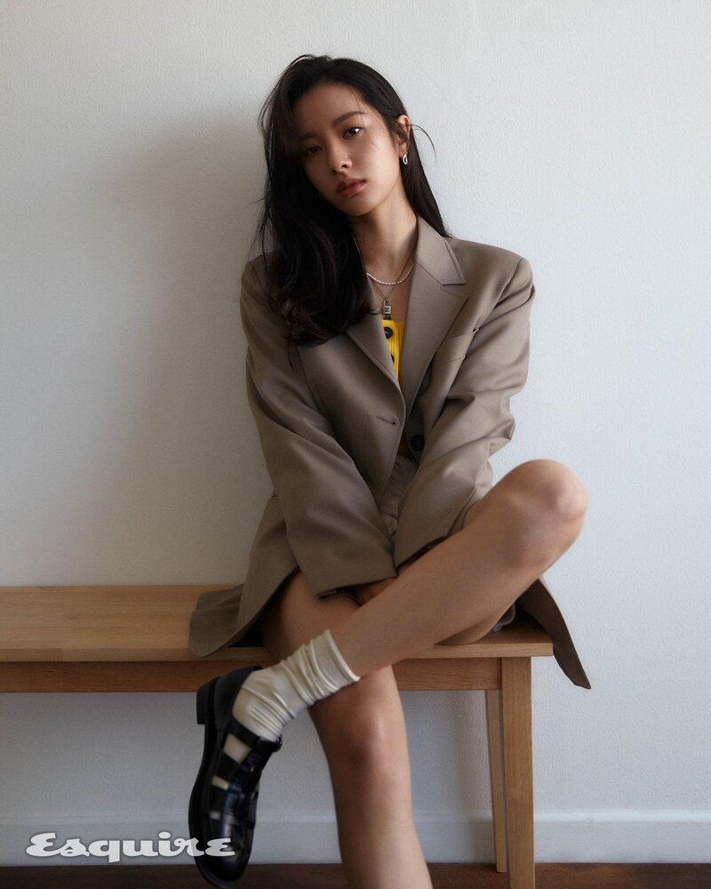 WJSN Bona for Esquire Magazine April 2022 Issue documents 2