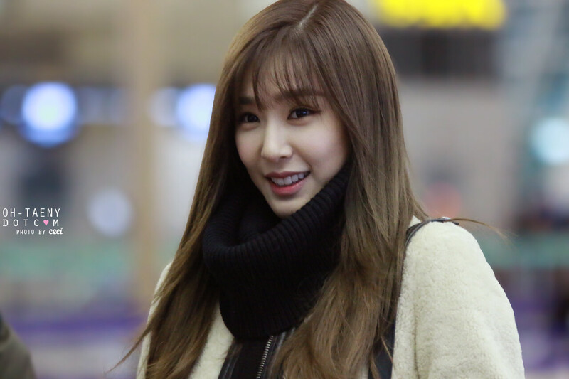 141202 Girls' Generation Tiffany at Incheon & Hong Kong Airport documents 7