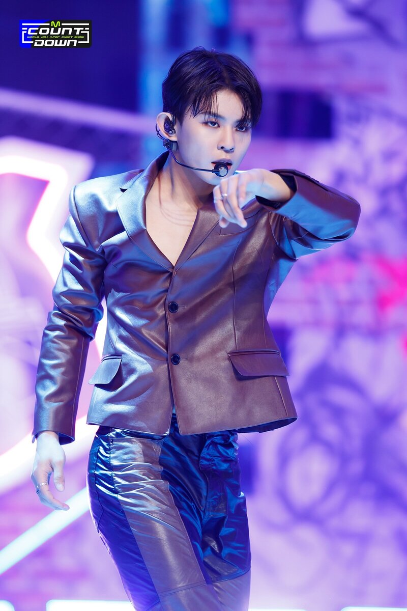 221229 TO1 - 'Troublemaker' at M Countdown (Donggeon) documents 1